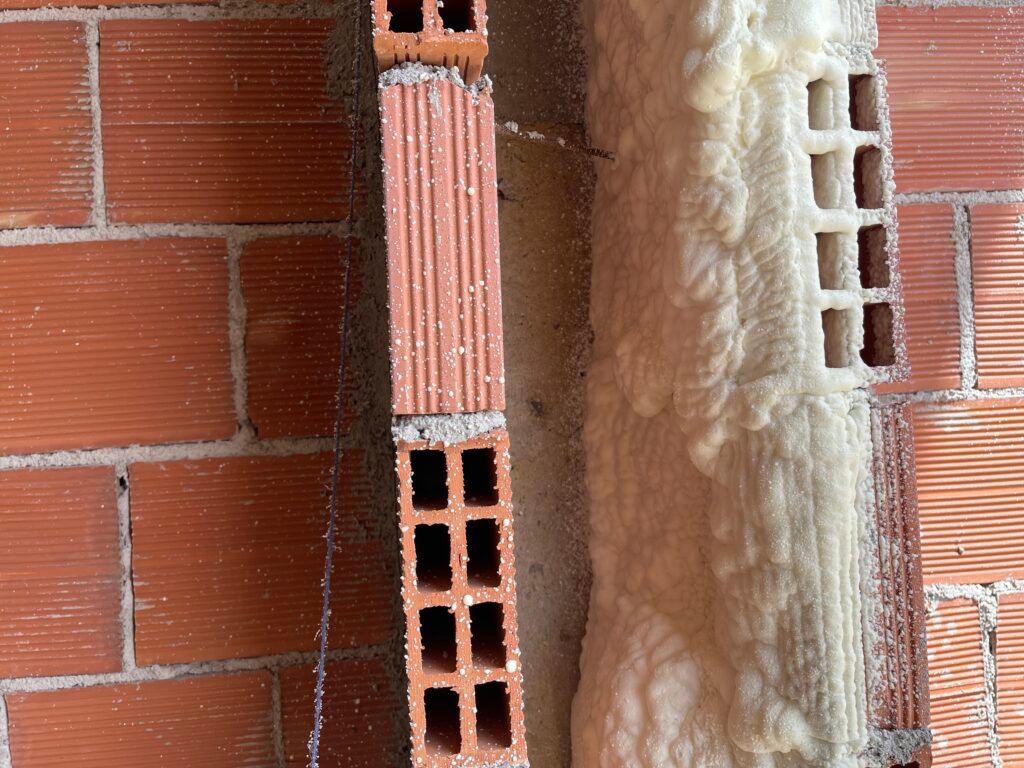 Comment la Mousse Polyuréthane Transforme Votre Isolation ?